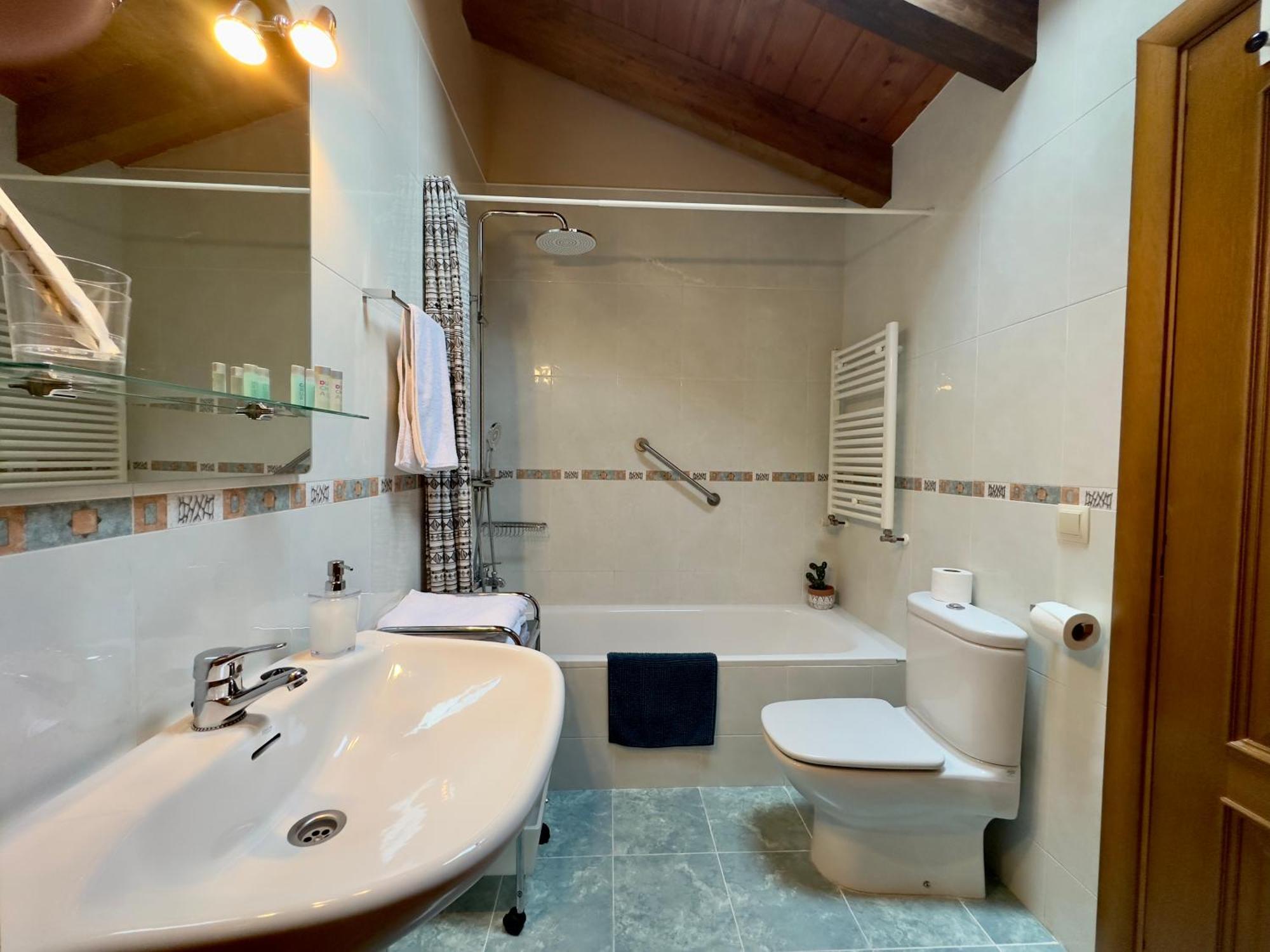 La Llardana Guest House Benasque Ngoại thất bức ảnh